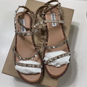 Steve Madden stewpot stud sandals